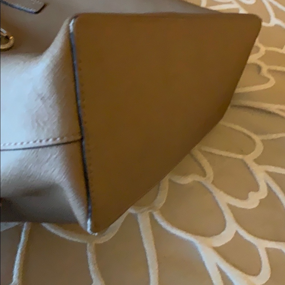 Michael Kors taupe tote hand bag - Picture 7 of 7